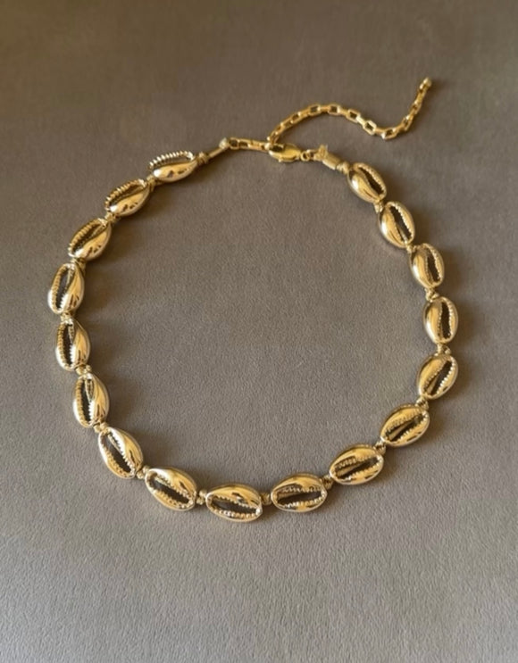 PRE- ORDER Gold Seashell Choker/ Necklace