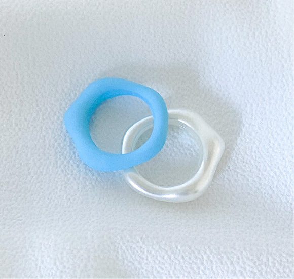 Wavy Rings (Light Blue)