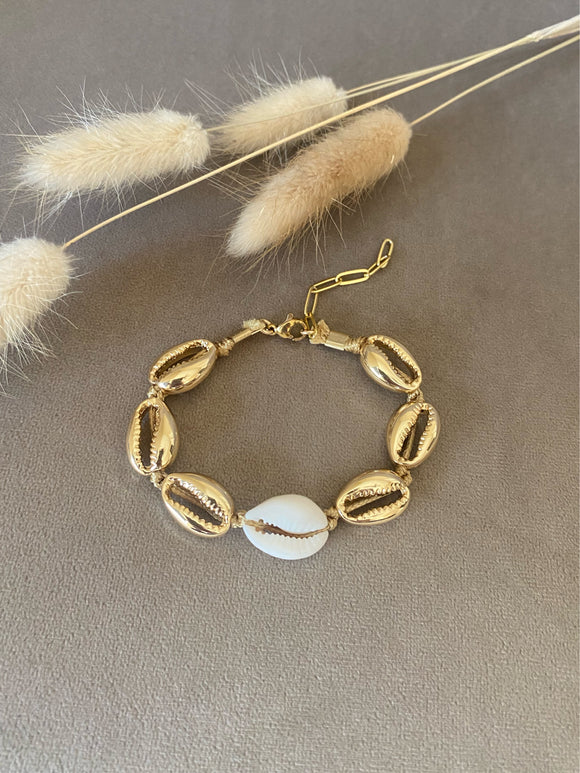 PRE- ORDER Maui Gold Seashell Bracelet